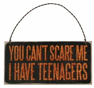 Insegna Halloween Non posso spaventarmi ho adolescenti ornamento primitivi di Kathy - Foto 1 di 1