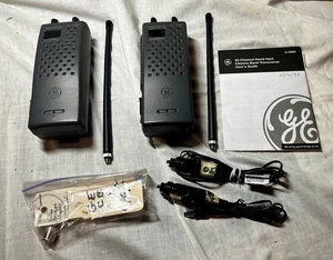Two GE 40-Channel Hand-Held Citizens Band Transceiver Walkie Talkies 3-5980A - Picture 1 of 11