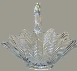 L.E. Smith Feathers and Fern Pattern Large Heavy Glass Basket w/Applied Handle - Picture 1 of 8
