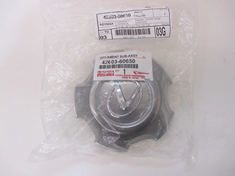LEXUS OEM FACTORY CENTER CAP 2006-2007 LX470 - Image 1 of 1
