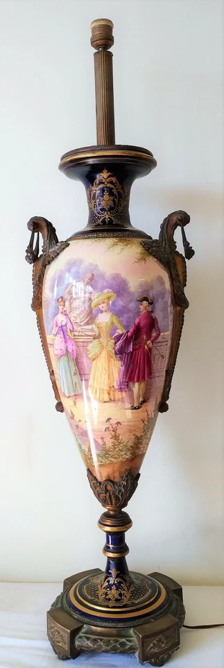 VASE-LAMPE STYLE SEVRES. SIGNÉ GILPY. MONTÉ EN BRONZE. FRANCE. XIXÈME SIÈCLE - Photo 1/1