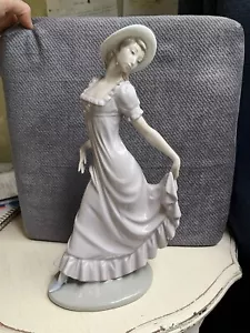 Lladro Woman Figurine 11.5” Tall Light Purple Dress Porcelain “Elegant Lady” - Picture 1 of 8