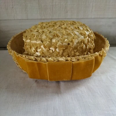 Винтажная шляпа | 1950-е | соломенная | желтая | белая | бархатная лента сделано в Союзе - Изображение 1 из 4