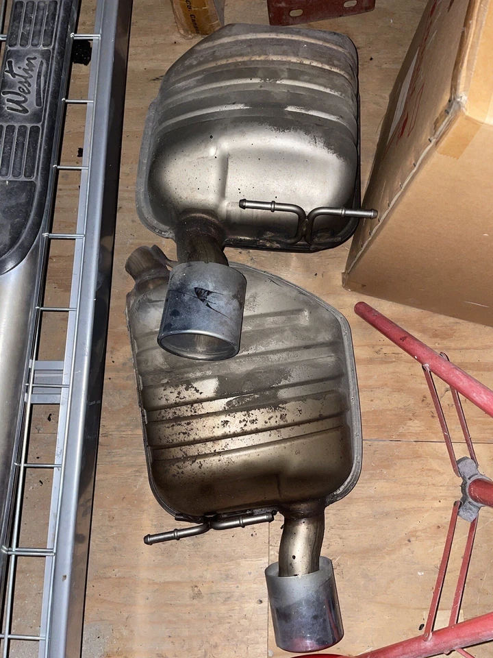 2004-2005 BMW 645Ci E63 E64 EXHAUST MUFFLER SET 7526181 (Both sides) - Image 1 of 4