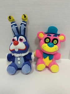 Funko Five Nights At Freddy's Blacklight Pink Freddy Bonnie Plüsch Lot 2 - Bild 1 von 6