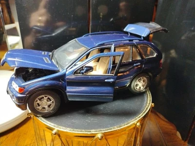 Unbranded 1/24 Scale BLUE BMW X5 Diecast Model Car No. 73254 - Image 1 of 4