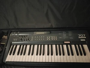 Korg 707 Performing Synthesizer with Korg PS-1 Pedal Switch and OG owners manual - Picture 1 of 4