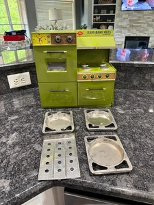 Kenner Easy Bake Oven Green w/ Accessories Working Vintage Original Box 1969 - Picture 1 of 7
