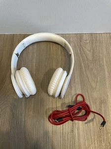 Beats by Dr. Dre Solo HD Wired Headphones White Cord Case Tested Works - Picture 1 of 6