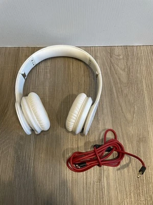 Beats by Dr. Dre Solo HD Wired Headphones White Cord Case Tested Works - Image 1 of 4