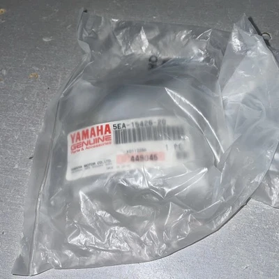 Cubierta NOS, bomba de aceite, 1984-93 Yamaha FJ1100 FJ1200, 5EA-15426-20 Foto 1 de 2