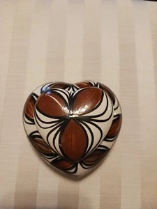 Kapa Designs Hawaii Schmuck Schale Schatulle Herzform handbemalt Keramik signiert - Bild 1 von 4