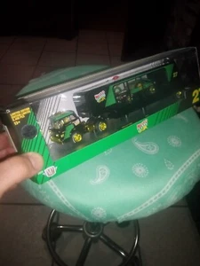 M2 Machines Hauler MELLO YELLO 1990 Ford C-8000 1987 Ford Mustang GT TW13 *CHASE - Picture 1 of 1