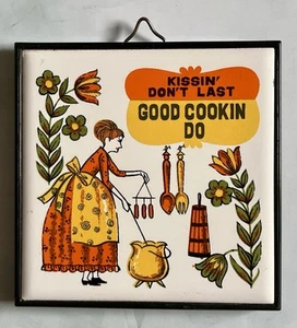 Ceramic Tile Kissin’ Don’t Last Good Cookin Do Plastic Frame Wall Hanging - Picture 1 of 2
