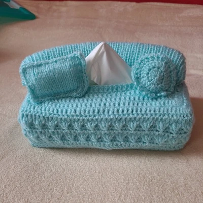 Kosmetiktücherbox HANDARBEIT GEHÄKELT  - Bild 1 von 4