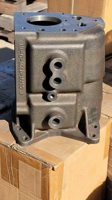 FORD TOPLOADER 4 SPEED HEH RUG MAIN CASE C5AR-7006-D  READ Description - Image 1 of 4