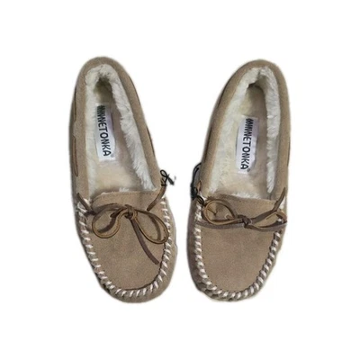 Mocasín Minnetonka para mujer de gamuza forrado de piel sintética talla 5 M de lujo  Foto 1 de 4