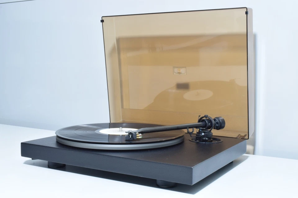 PROJECT P1.2 TURNTABLE WITH A STRAIGHT 8.6” TONEARM & ORTOFON 510 CARTRIDGE. - Image 1 of 4