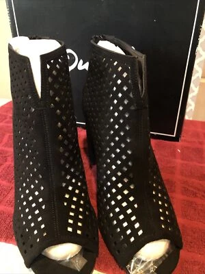 NUEVO EN CAJA BOTINES DE GAMUZA NEGROS QUPID CHESTER PUNTA ABIERTA TALLA 8.5 Foto 1 de 4