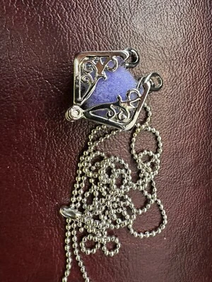 Collar Jaula Aceite Esencial Perfume Puffball Púrpura Aromaterapia, Tono Plata J7 Foto 1 de 3