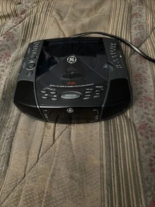 2002 GE Dual Alarm Stereo CD Uhr AM FM (GE 7-4897A) Radio für Ersatzteile LESEN - Bild 1 von 4