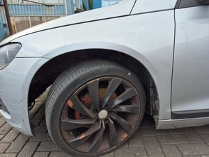PARAFANGO ANTERIORE SINISTRO LEFT FRONT VW SCIROCCO (137/13AD) 2009 1K8821105B - Foto 1 di 1