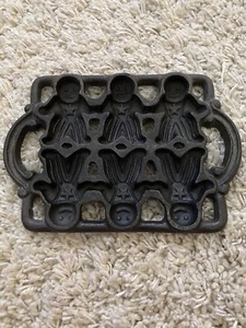Cast Iron Mold, Muffin man / Gingerbread man design,  corn bread muffin pan - Picture 1 of 4