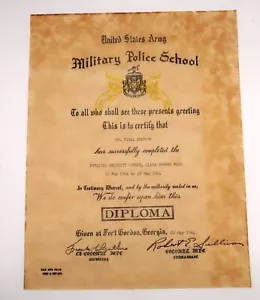 De Colección Ejército de los Estados Unidos Fort Gordon GA Policía Militar Diploma '64 Efímero Raro - Imagen 1 de 18