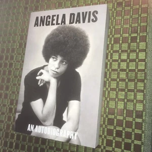 Angela Davis : An Autobiography by Angela Y. Davis (2023, Trade Paperback) - Picture 1 of 2