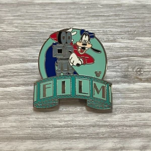 Vintage 2005 WDW MGM Studios Goofy Film Cast Lanyard Trading Pin Hidden Mickey - Picture 1 of 2