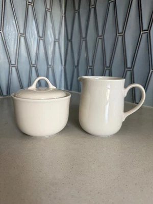 De colección MCM Corning Ware BLANCO Crema y Azúcar con Tapa Granja 81-TY A7 y 81-TY A7 Foto 1 de 4