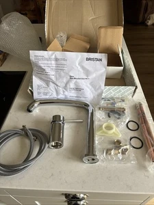 Modern Kitchen Sink Mixer Taps Swivel - Picture 1 of 2