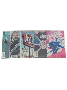 Astro City - 5 Book Comic Lot - Dark Age, Local Heroes & Visitors Guide - Bundle - Picture 1 of 11
