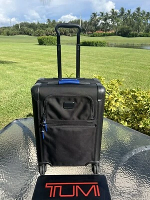 Tumi Alpha 2 Black Expandable 4 Wheeled Spinner Carry-On - $895 EUC Hardly Used3 - Image 1 of 4