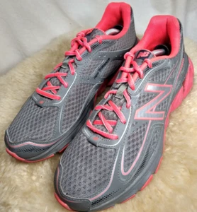 NEW BALANCE WOMENS 1550 RUNNING SHOES CROSS TRAINING SIZE 8 B GREY/ PINK - Picture 1 of 20