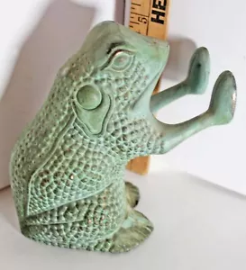 Brass Standing & Pushing Frog Verdegris Doorstop Bookend Figurine - Picture 1 of 7