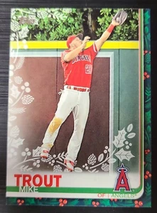 2019 Topps Holiday Mike Trout #HW31 Angels - Picture 1 of 2