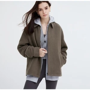 Chaqueta Uniqlo Cuello Único Cremallera Corta Unisex XS Minimalista Chaquetón Bombardero Abrigo - Imagen 1 de 11