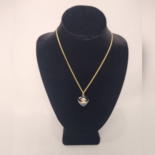 Collana Chanel Cuore Nero Oro