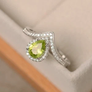 925 Sterling Silver Green Peridot Women Modern Ring US Duty Free - Picture 1 of 5