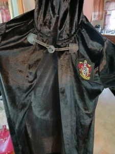 Kids Harry Potter Gryffindor hooded cape costume, Size M - Picture 1 of 4