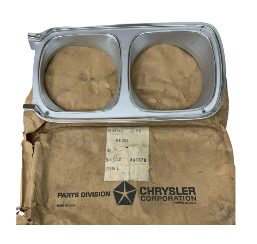 Bisel del faro lateral izquierdo del conductor Plymouth Belvedere 1969 satélite 2898147 nuevo en stock Foto 1 de 4