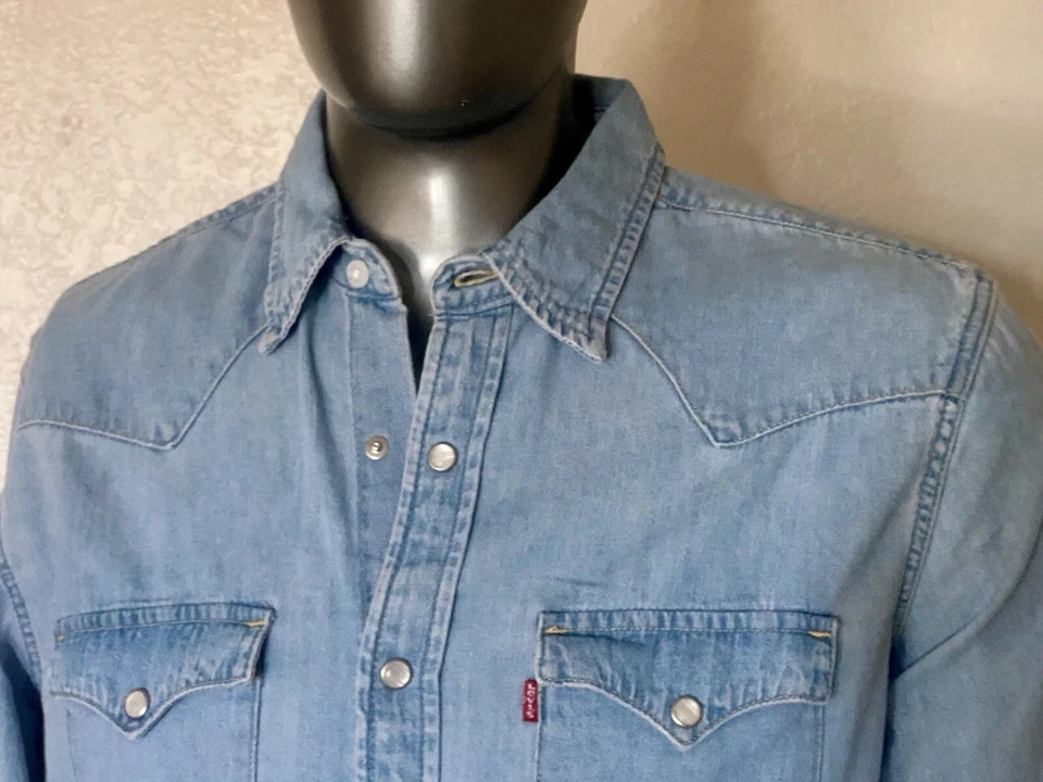 Levis Shirt Mens Medium Standard Fit Blue Pearl Snap Chambray Cotton Western