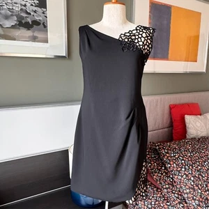 - Yoana Baraschi Little Black Dress with Lace Accent Cocktails Sz 2 - Picture 1 of 10