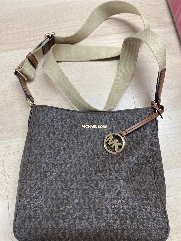 Michael Kors Jet Set Travel Small Shoulder Messenger Crossbody Bag - Image 1 of 4