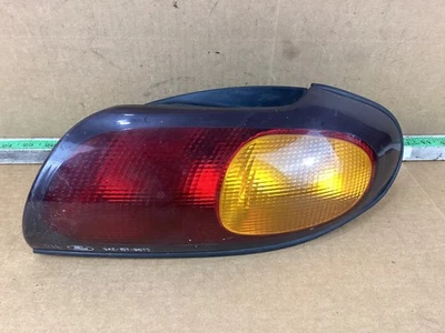 Conjunto de luz trasera derecha pasajero Ford Taurus 1995-1999 F6DB13440-A Foto 1 de 4