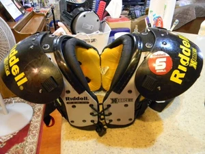 EUC Riddell X-Force II Fußball Schulterpolster (60) 11"-12" SML-XS mit Rückenplatte - Bild 1 von 23