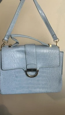 Bolso Bandolera Azul Imitación Cocodrilo - Cartera Grande JustFab Foto 1 de 4