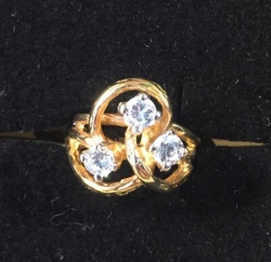 Vintage 18K HGE vergoldet 3 Steine Knoten CZ Damen Ring Größe 6 Neu aus altem Lagerbestand - Bild 1 von 12