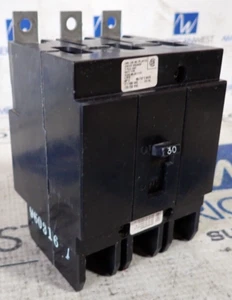 Interruptor GHB 3 polos tipo GHB3030 30 amperios 480 años/277 VAC - PROBADO - Imagen 1 de 7